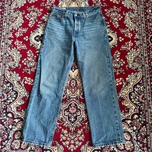 Levi’s 501 Women’s 25x30” IN Medium Wash Straight Leg Back Pocket Carrot Patch